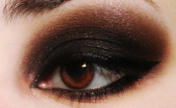 smokey eye look