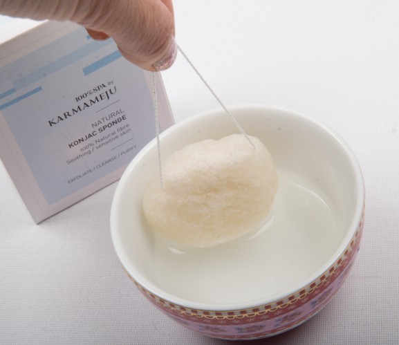 karmameju-natural-konjac-sponge-review-gezicht-reinigen-japans