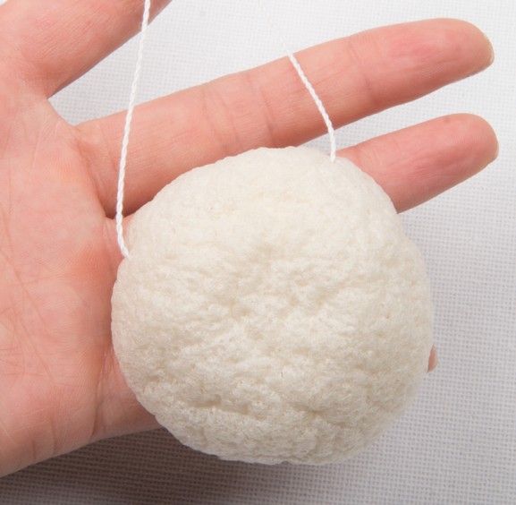 konjac-sponge-review-soothing-sensitive-skin