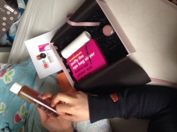 Kai unboxing Glossybox februari 2014