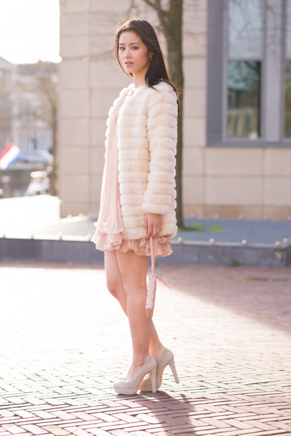 sheinside-outfit-summer-floral-dress-faux-fur-jacket