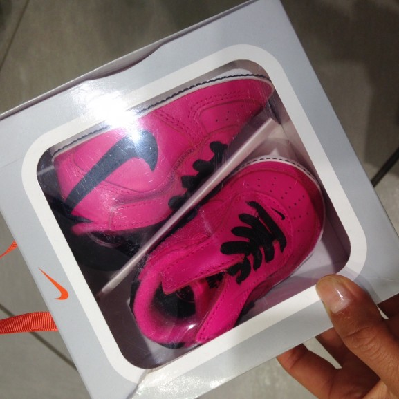 Baby nikes roze