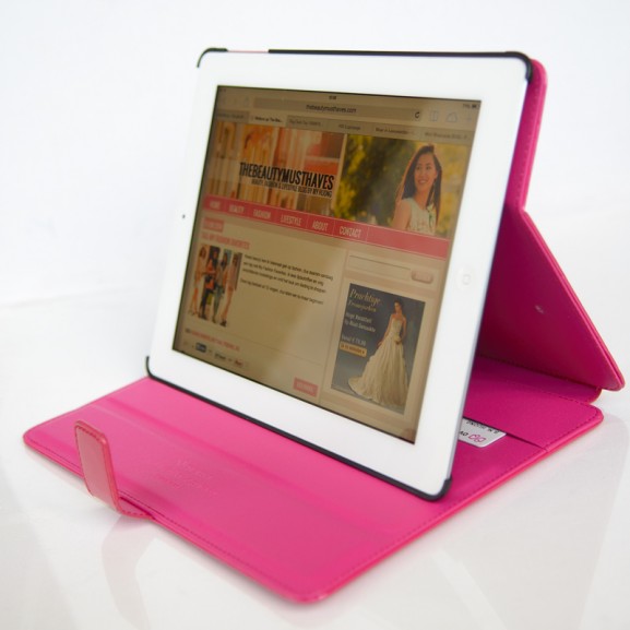 Fuchsia-glanzend-romantische-tablethoes-voor-de-iPad-2-roze