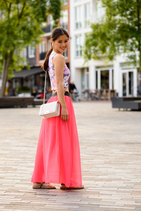 maxi-skirt-top-crop-bloemn-flowers-koraal-roze-comegetfashion