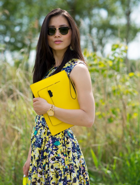 myhuong-yellow-touch-fashion-alexander-wang-clutch