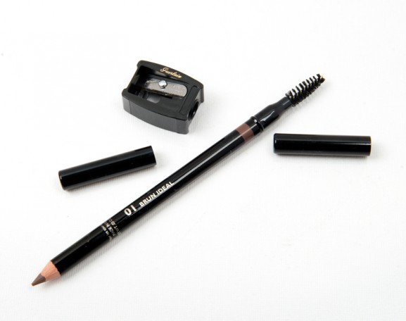 Guerlain-Le-Crayon-Courcile-The-eyebrow-pencil-structure-and-definition