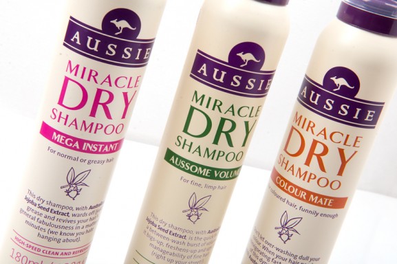 aussie-miracle-dry-shampoo-aussome-volume