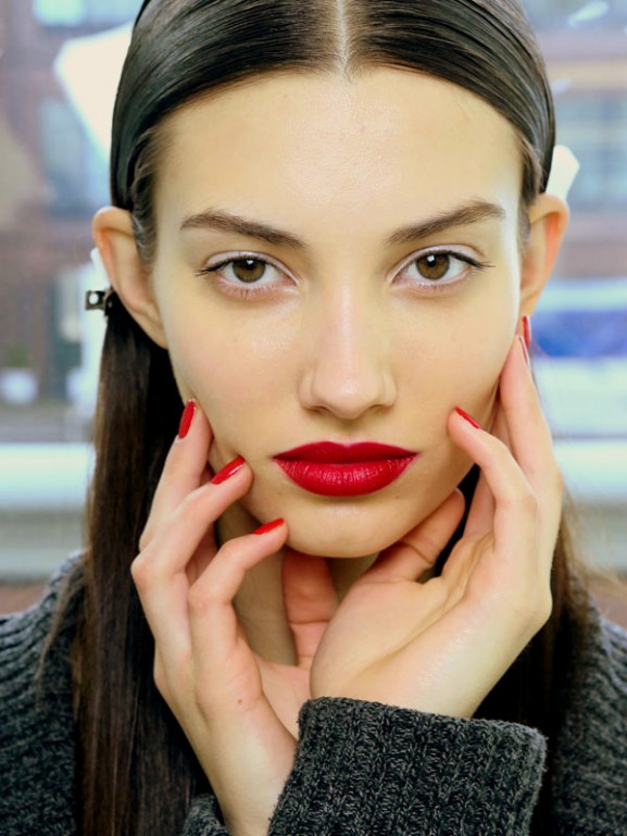 Makeup-trends-fall-winter-2013-2014-red-lips-and-nails
