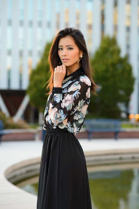 my-huong-outfit-flowers-black-chicwish