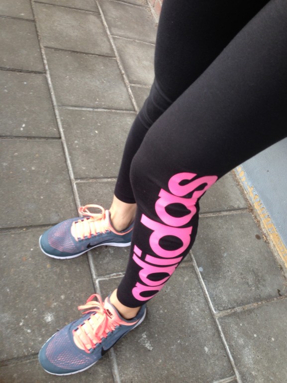 Adidas legging roze