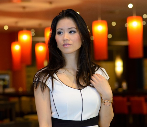 My-Huong-the-white-black-dress-wtc-leeuwarden