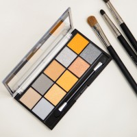 Mua-Palette-Going-for-Gold-Eyeshadow-palette