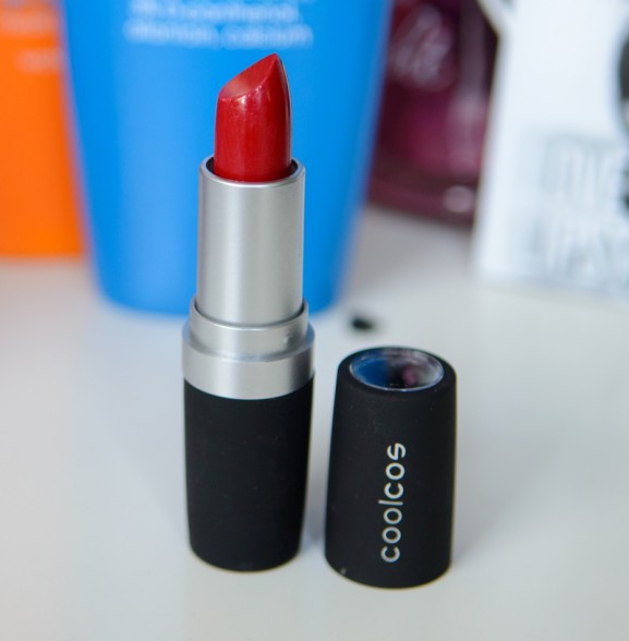 Maand-mei-Beautybox-lipstick-coolcos-rood-review