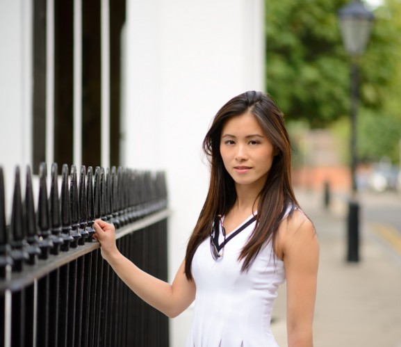 My-Huong-Playing-Fashionable-Sporty-look-in-LondonBlack-