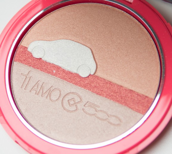 Blush-highlighter-strobing-look