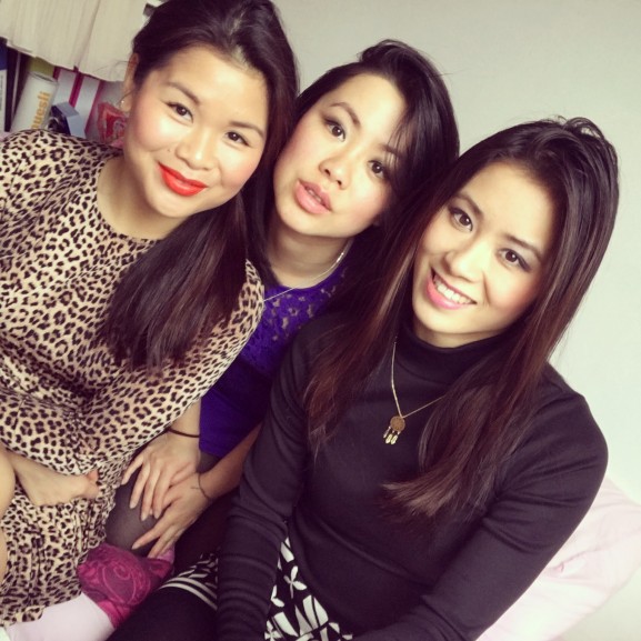 Selfie with my sisters njoek kai huong