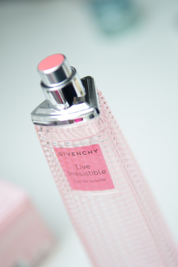 Givenchy-Live-Irresitible