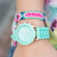 Mintgroene-horloge-Vriendschapsbandje-kikis-beadery