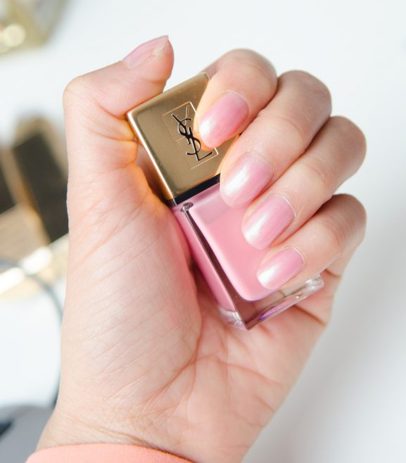 Swatch-love-pink-YSL-Nail-Polish-nagellak-