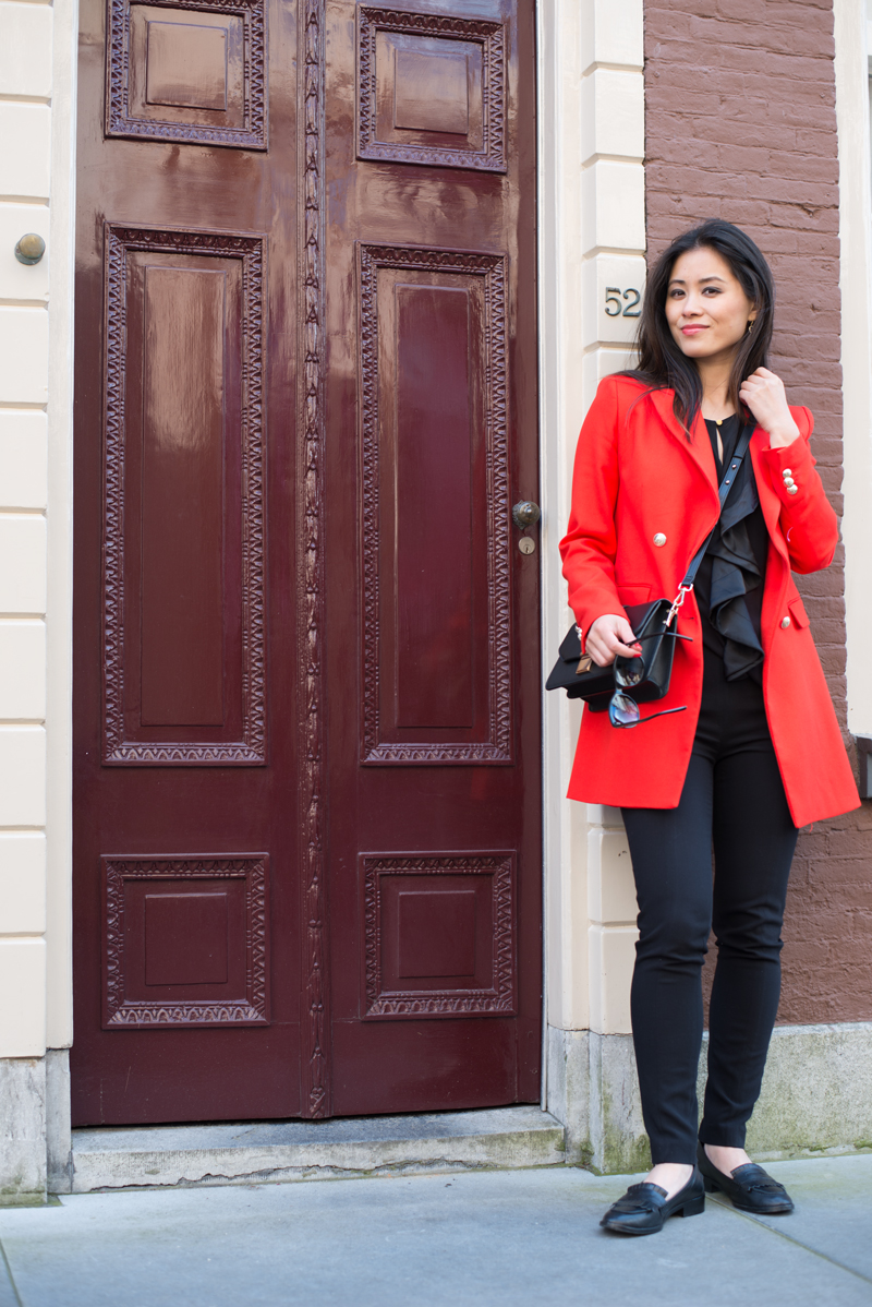 Bijna dood Kinderdag opschorten Outfit: Red Jacket en black loafers | TheBeautyMusthaves