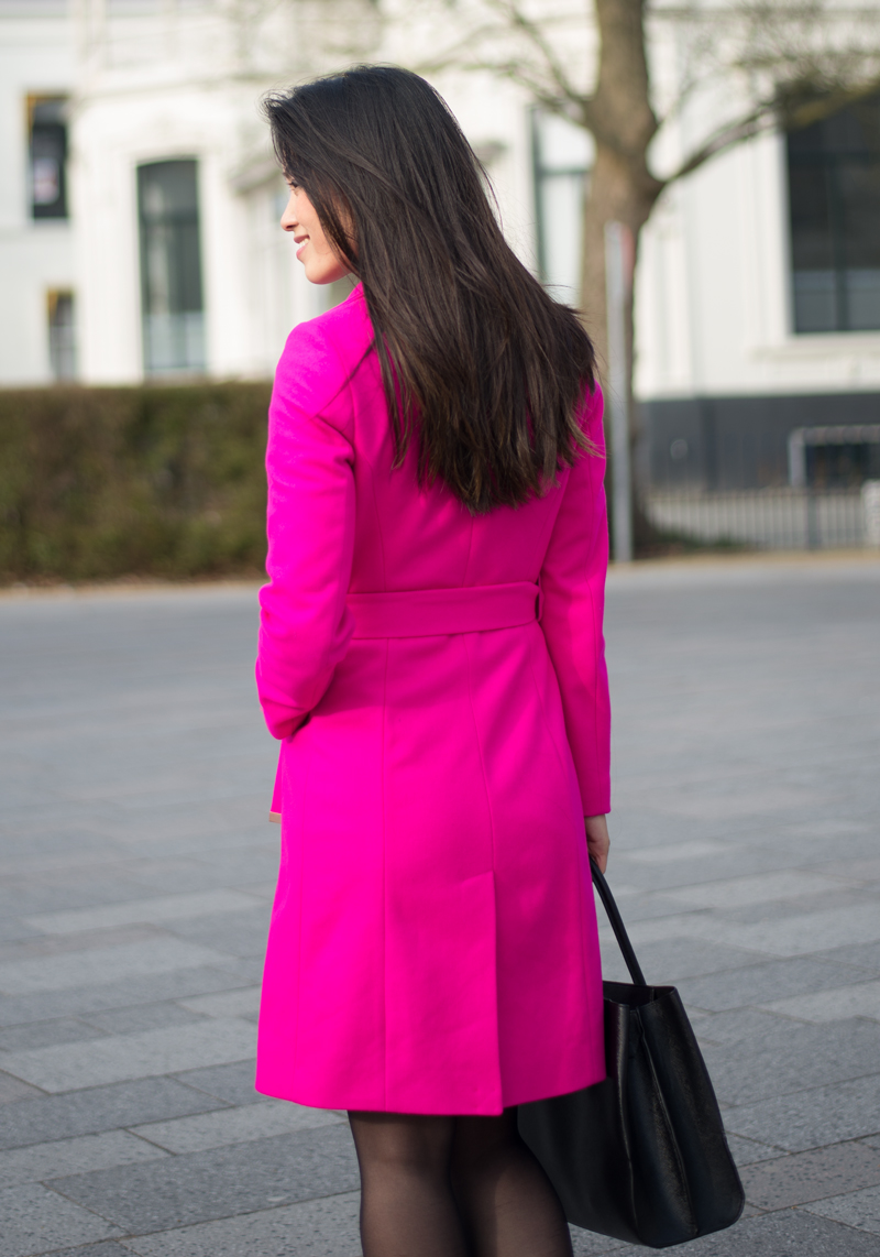 elf mouw cilinder Outfit: Ted Baker Pink Coat | TheBeautyMusthaves