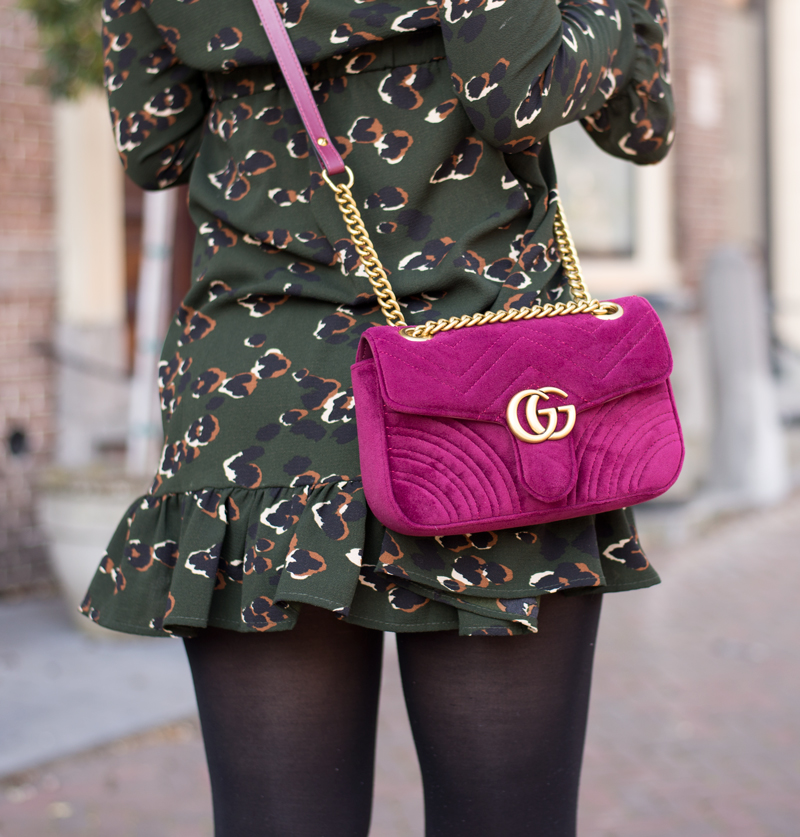 Ongeschikt Ziekte Reiziger Outfit: Gucci marmont fuchsia velvet bag | TheBeautyMusthaves